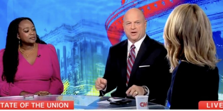 ‘You’re Really Grasping At Straws’: CNN Panel Erupts After Commentator Calls Out ‘Terrible Week’ For Harris